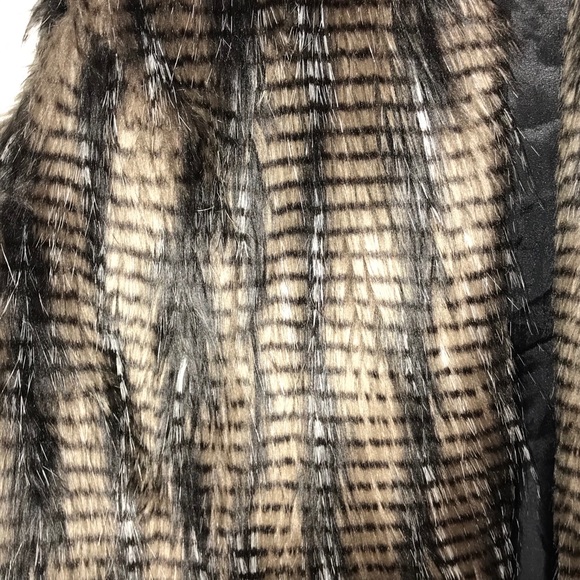 Vest - Picture 3 of 3